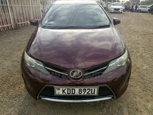 Toyota Auris 2014 Pink