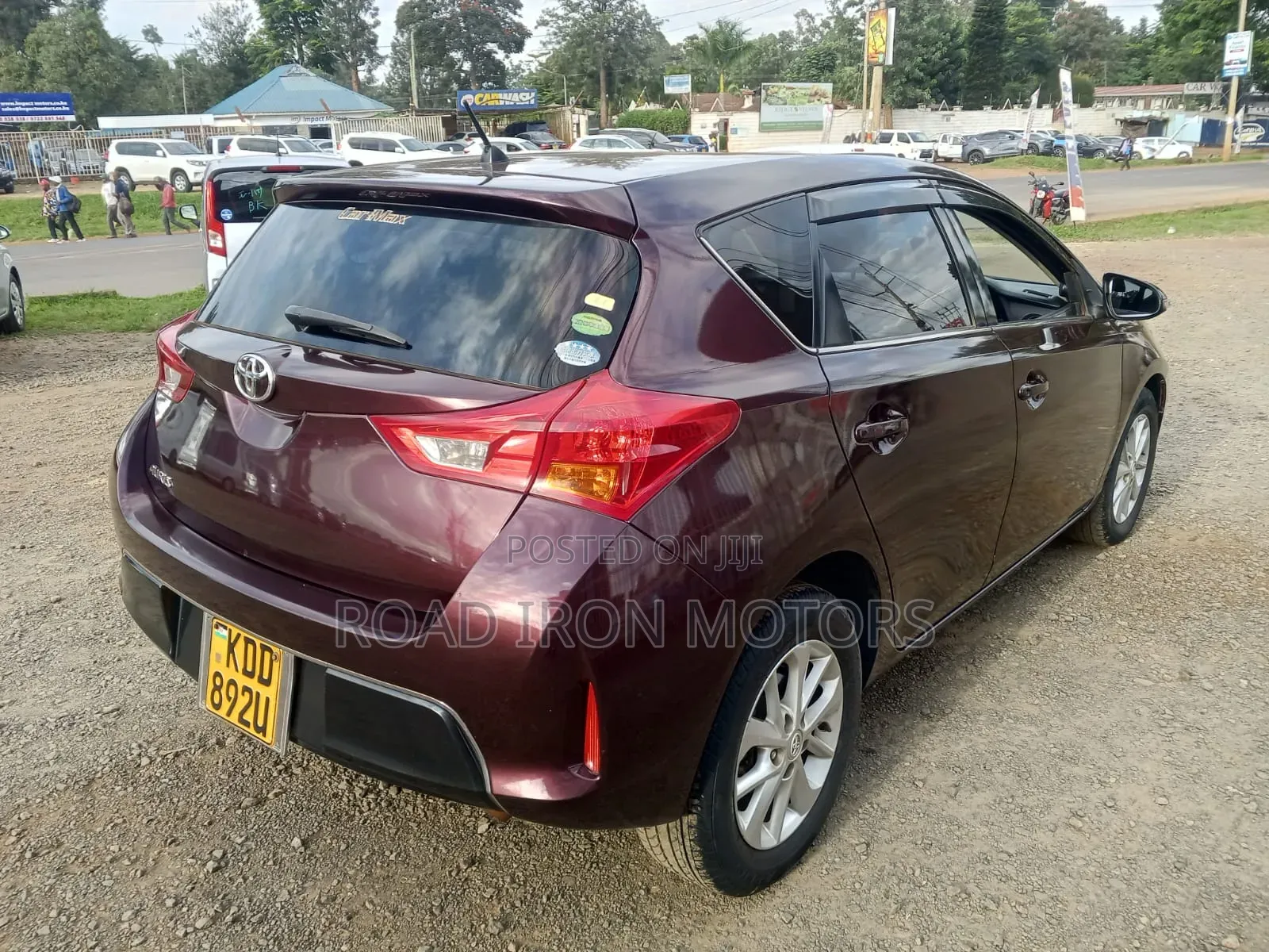 Toyota Auris 2014 Pink