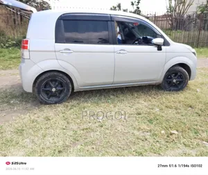 Toyota Spade 1.5 2015 Silver