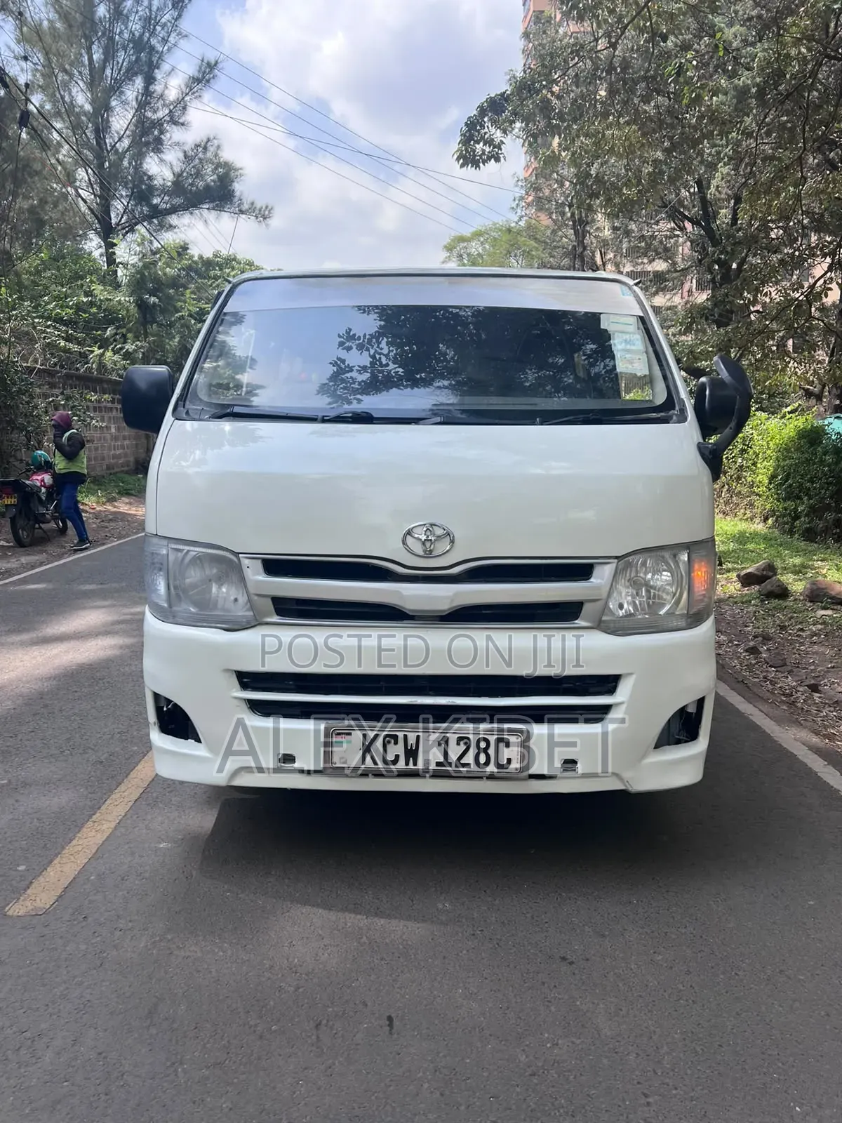 Toyota HiAce 2013 White