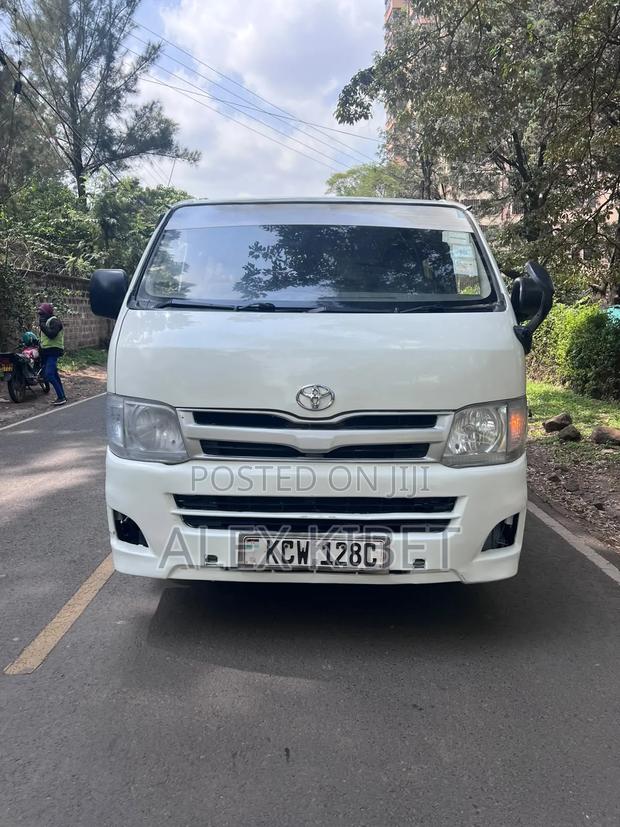 Toyota HiAce 2013 White