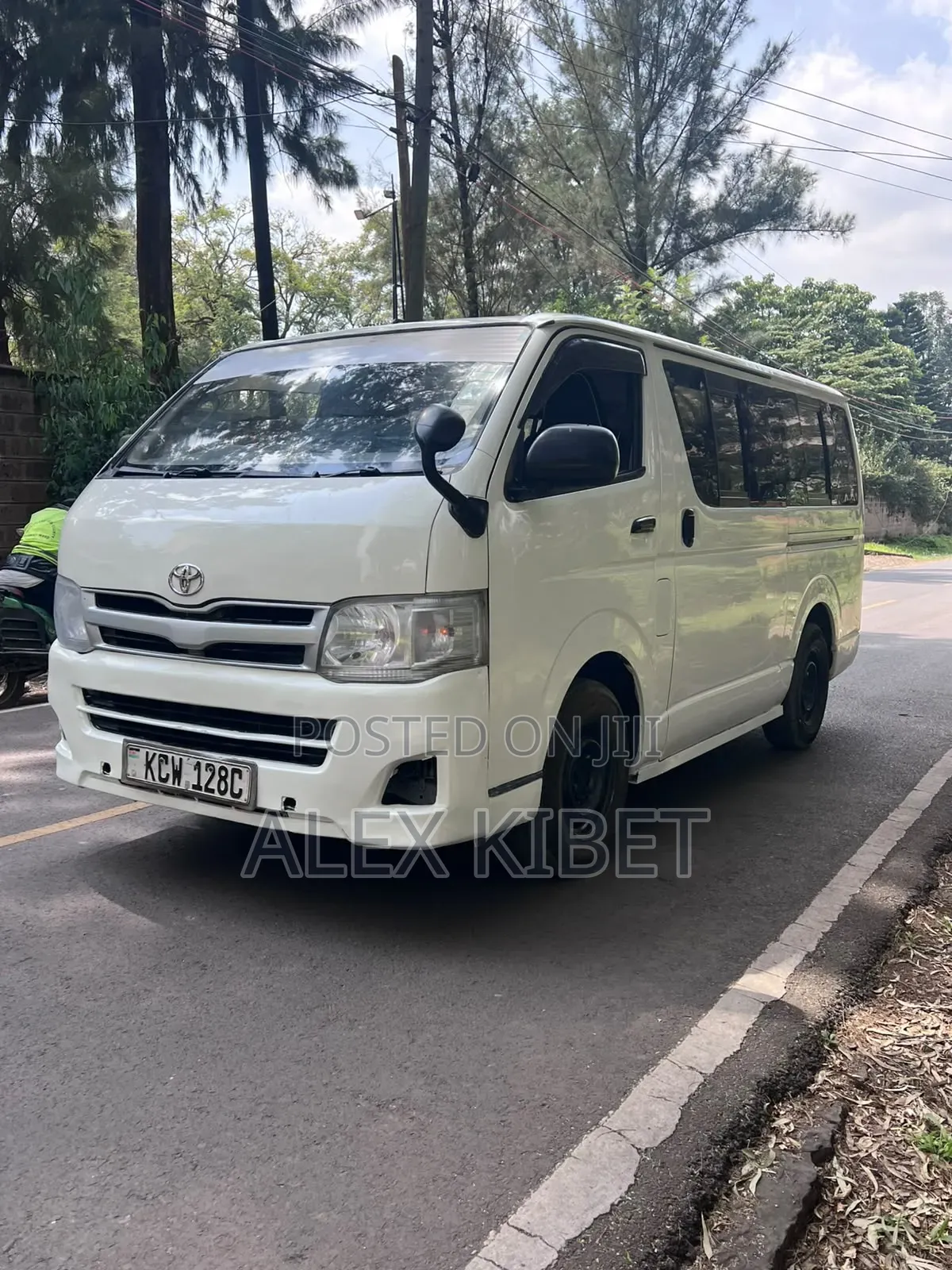Toyota HiAce 2013 White