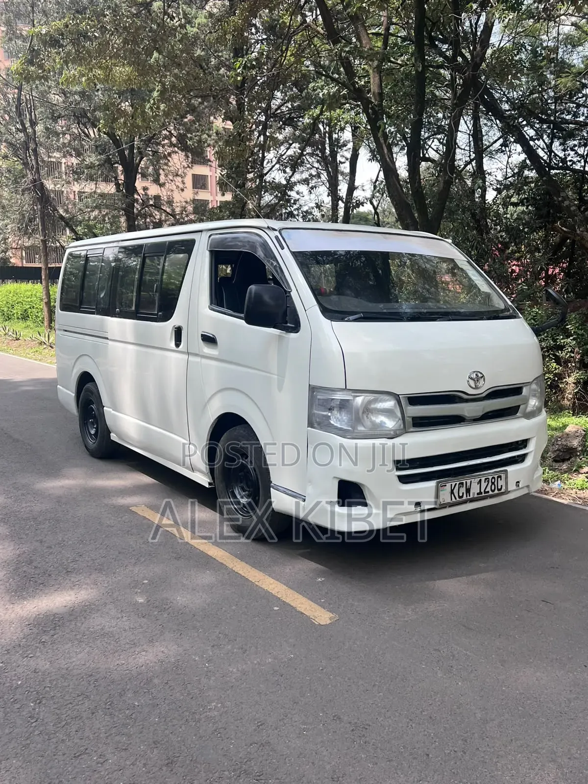 Toyota HiAce 2013 White