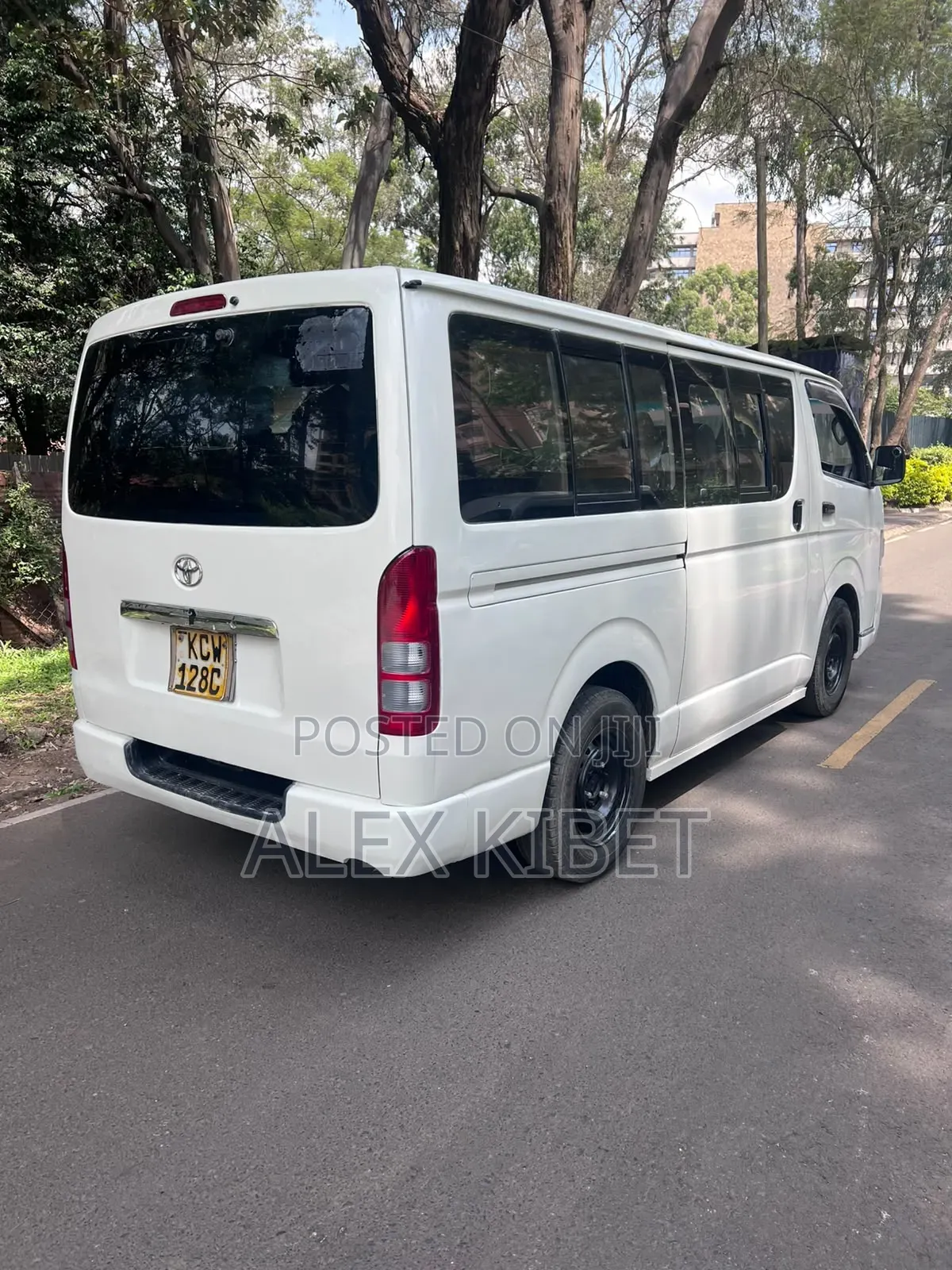 Toyota HiAce 2013 White