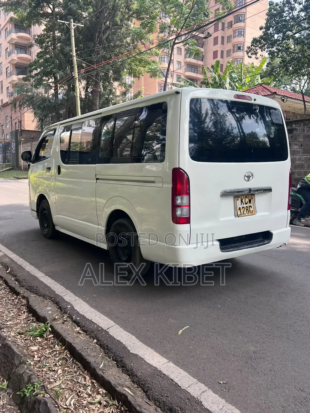 Toyota HiAce 2013 White