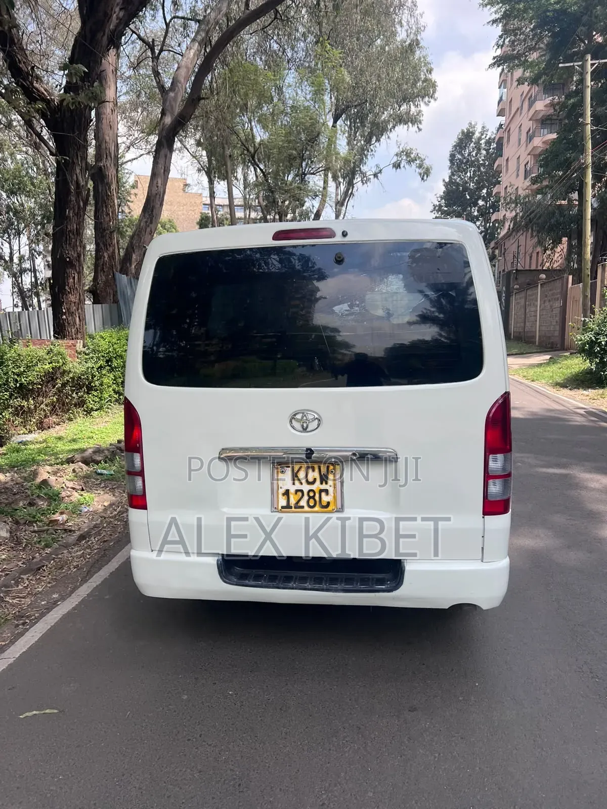 Toyota HiAce 2013 White