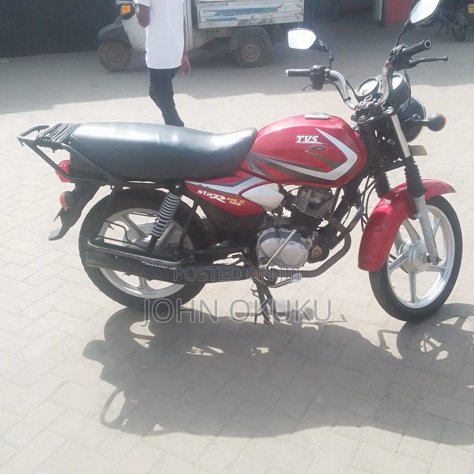 TVS HLX 125 2021 Red