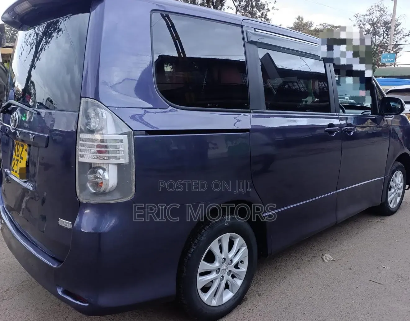 Toyota Voxy 2007 Blue