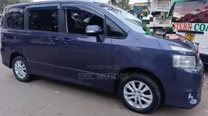 Toyota Voxy 2007 Blue