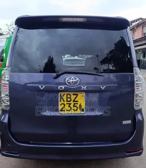 Toyota Voxy 2007 Blue