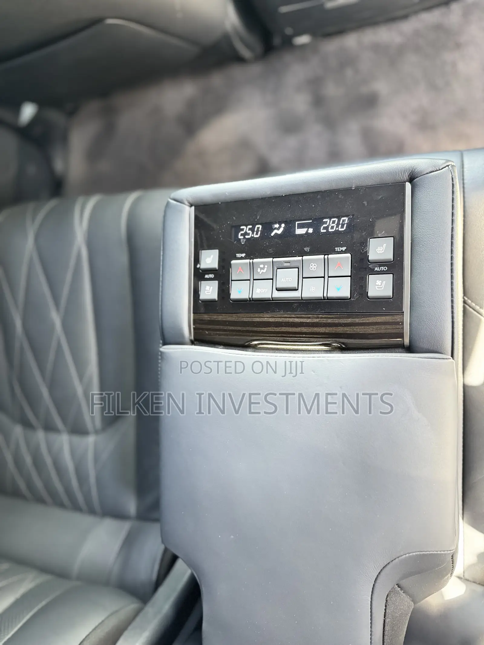 Lexus LX 570 AWD 2020 White