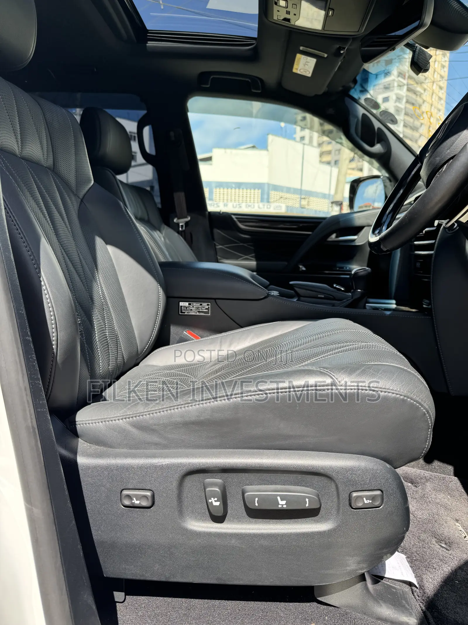 Lexus LX 570 AWD 2020 White
