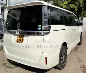 Toyota Voxy 2019 White