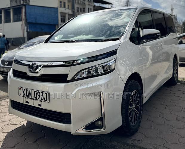 Toyota Voxy 2019 White - thumbnail 2
