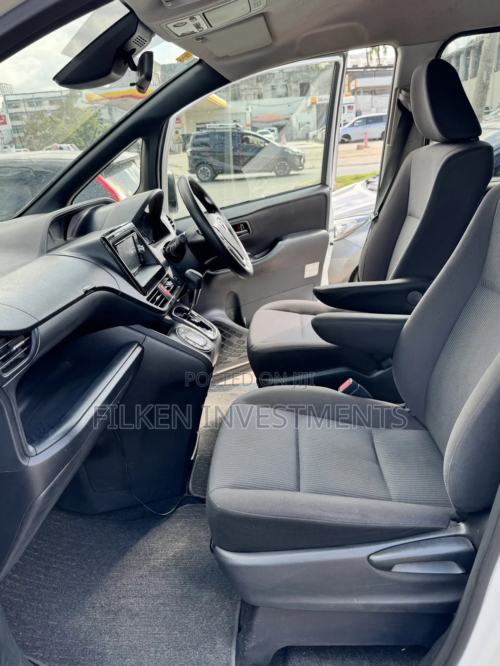 Toyota Voxy 2019 White