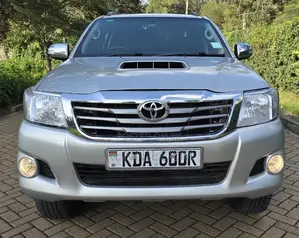 Toyota Hilux 3.0 D-4D 4x4 2012 Silver