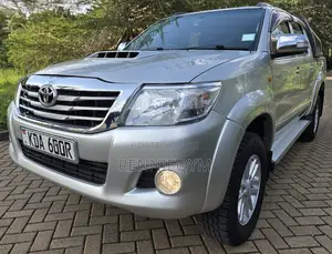 Toyota Hilux 3.0 D-4D 4x4 2012 Silver