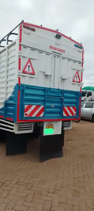 Isuzu FRR 90 Slay Queen