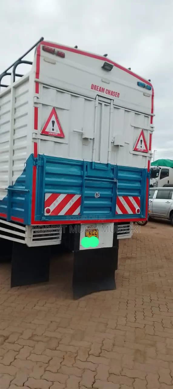 Isuzu FRR 90 Slay Queen