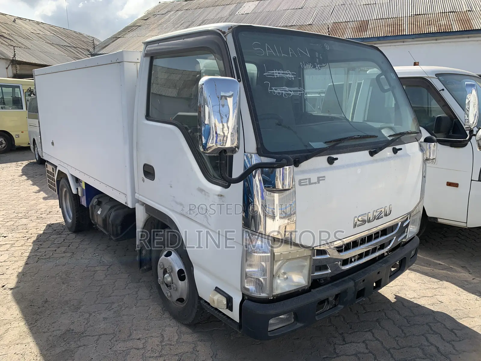 Isuzu ELF Truck 2018 White