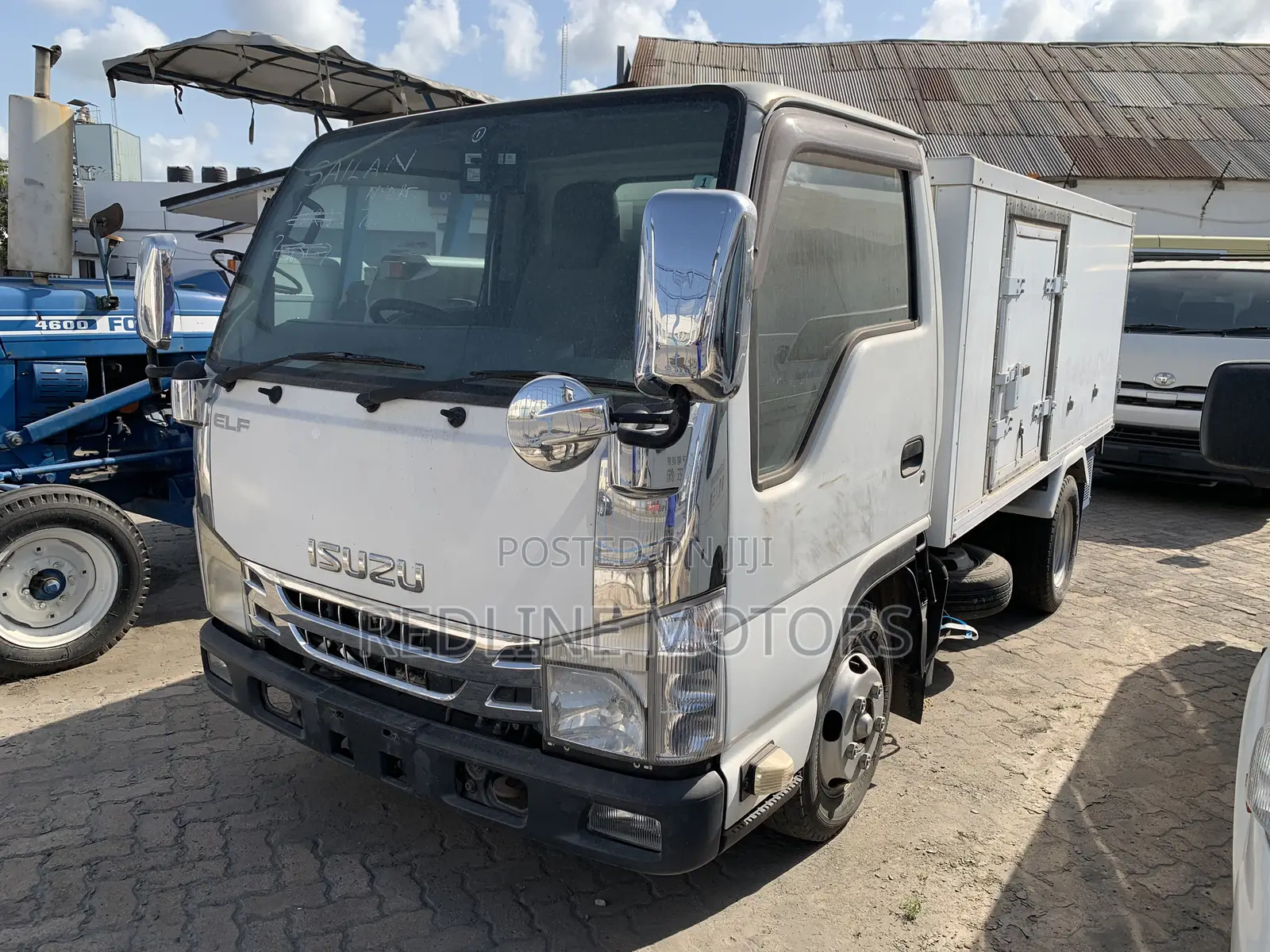 Isuzu ELF Truck 2018 White