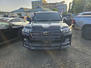 Toyota Land Cruiser 4.6 V8 ZX 2019 Black