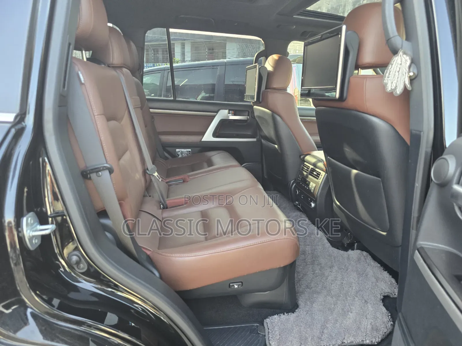 Toyota Land Cruiser 4.6 V8 ZX 2019 Black