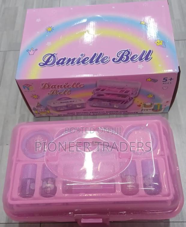 Danielle Make Up Set