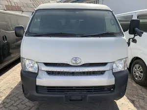 Toyota HiAce 2018 White
