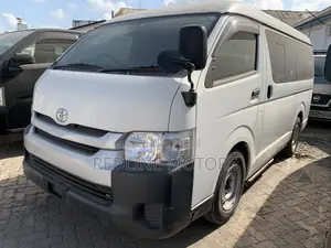 Toyota HiAce 2018 White