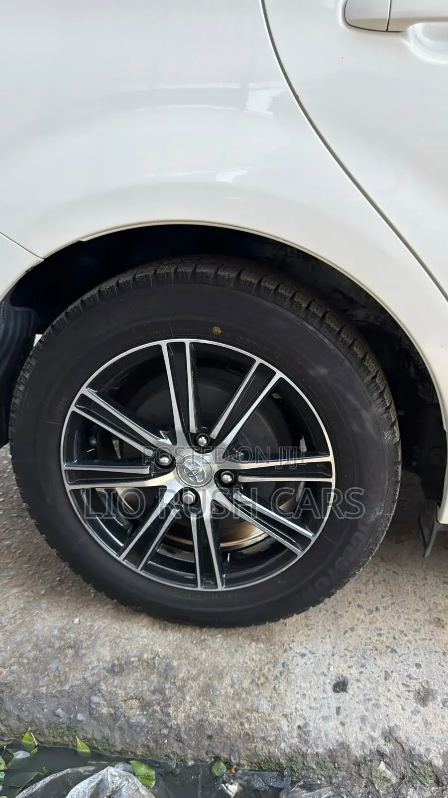 Toyota Corolla Fielder 2019 White
