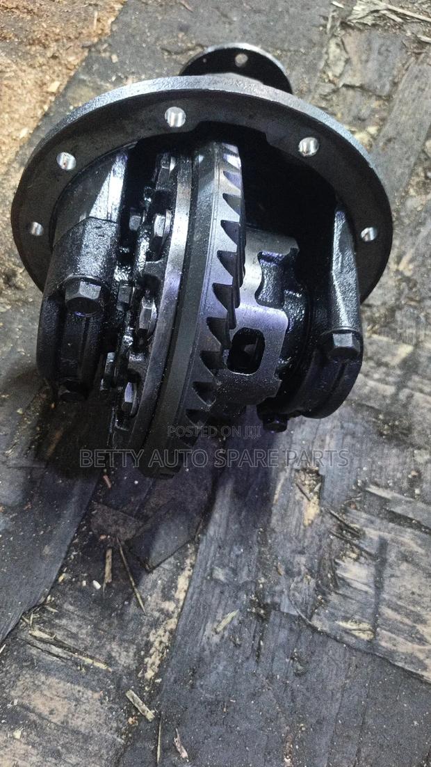 Toyota Landcruiser Rear Diff( Differential) - thumbnail 3