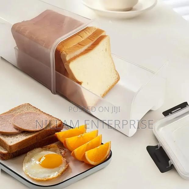 Bread Storage Container With a Tray and Airtight Lid - thumbnail 5