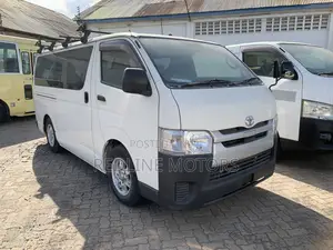 Isuzu Como 2018 White