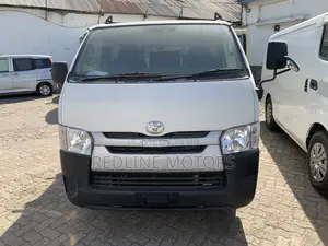 Isuzu Como 2018 White