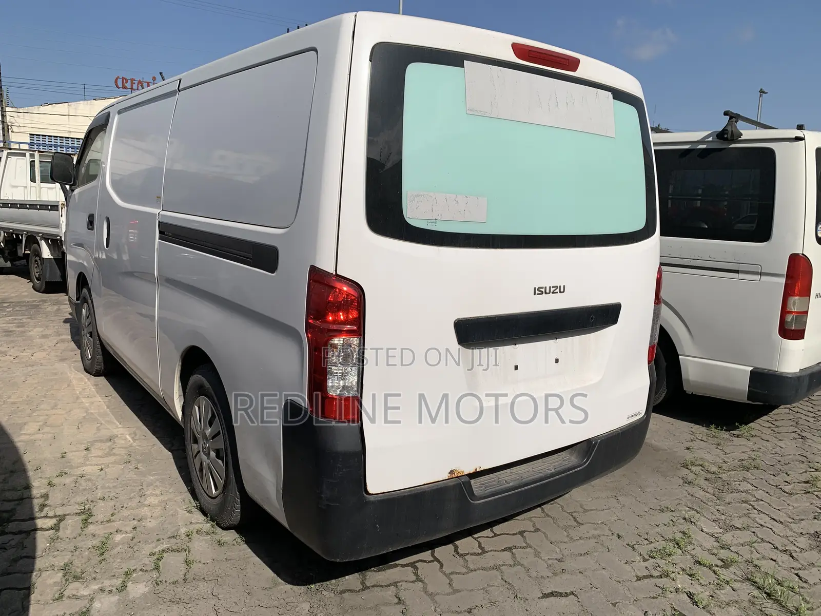 Isuzu Como 2018 White