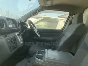 Isuzu Como 2018 White