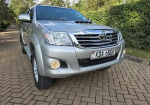 Toyota Hilux 3.0 D-4D 4x4 2012 Silver