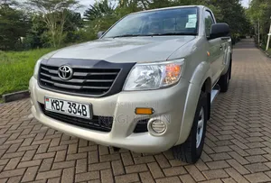 Toyota Hilux 2008 Gold