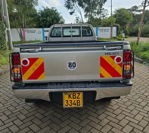 Toyota Hilux 2008 Gold