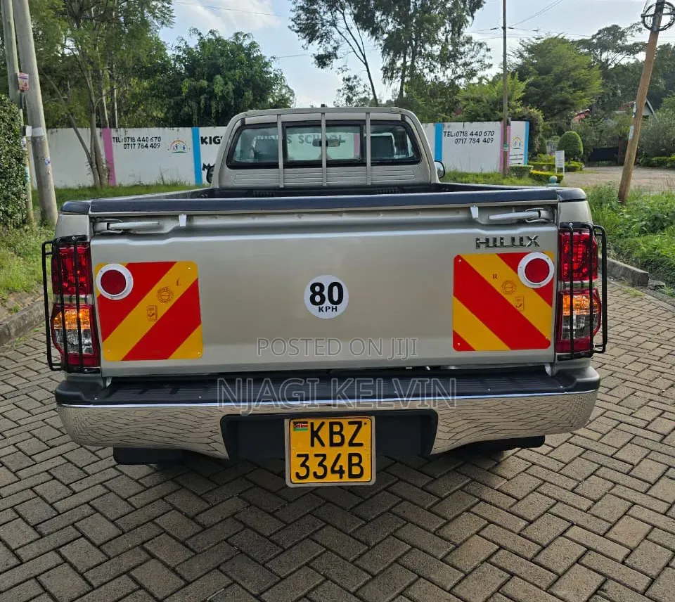 Toyota Hilux 2008 Gold