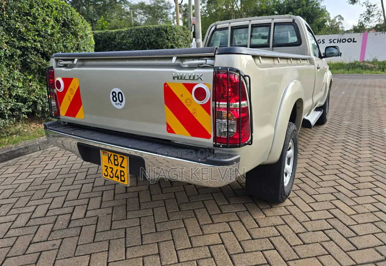 Toyota Hilux 2008 Gold