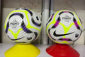 Nike Tubeless 
Size 4 Football/ Soccer Balls