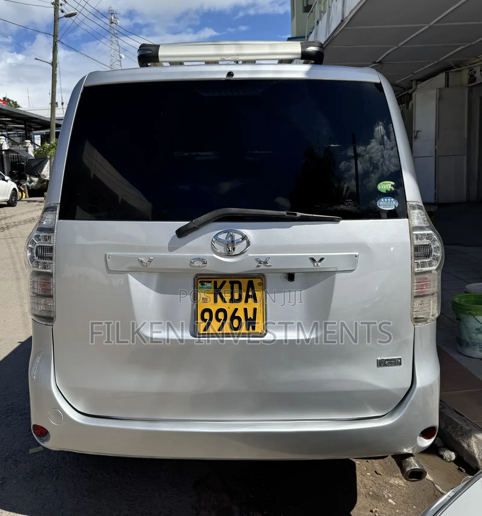 Toyota Voxy 2015 Silver