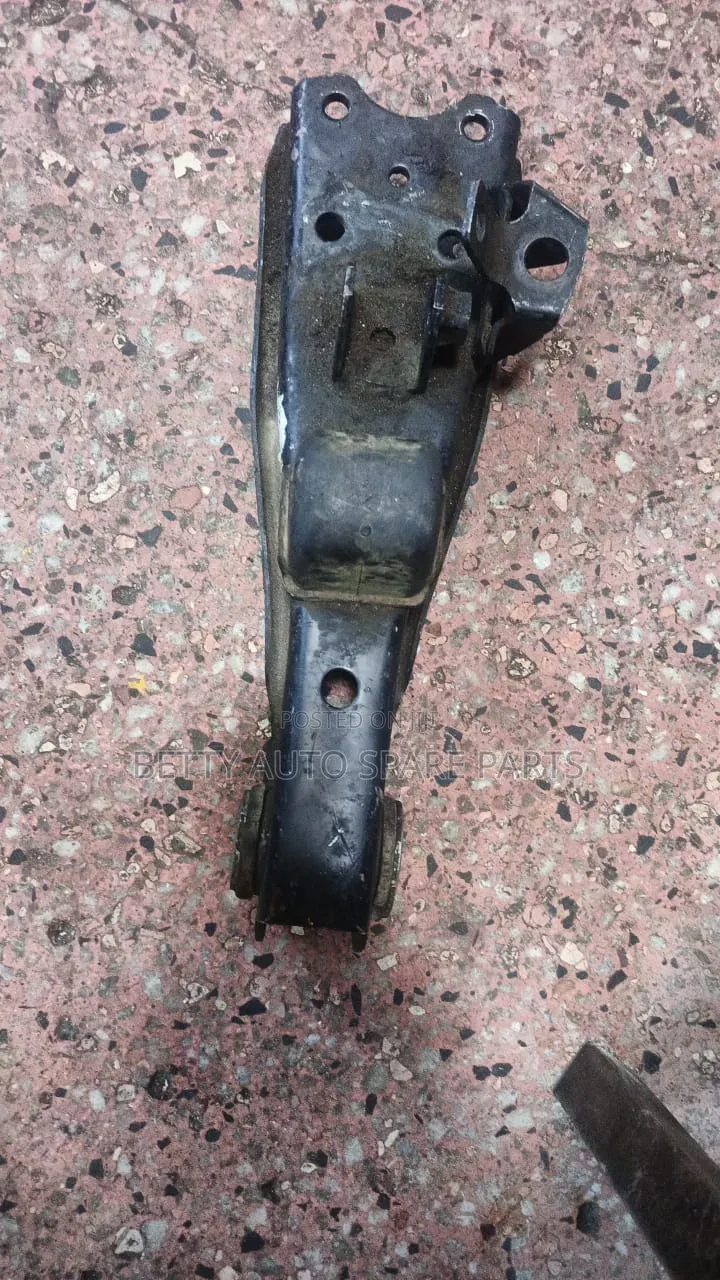 Toyota 5 L Rear Arm