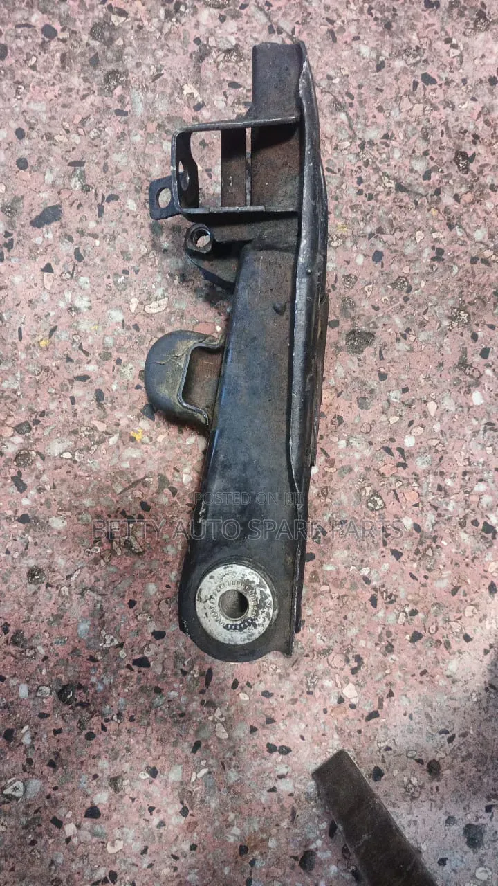 Toyota 5 L Rear Arm