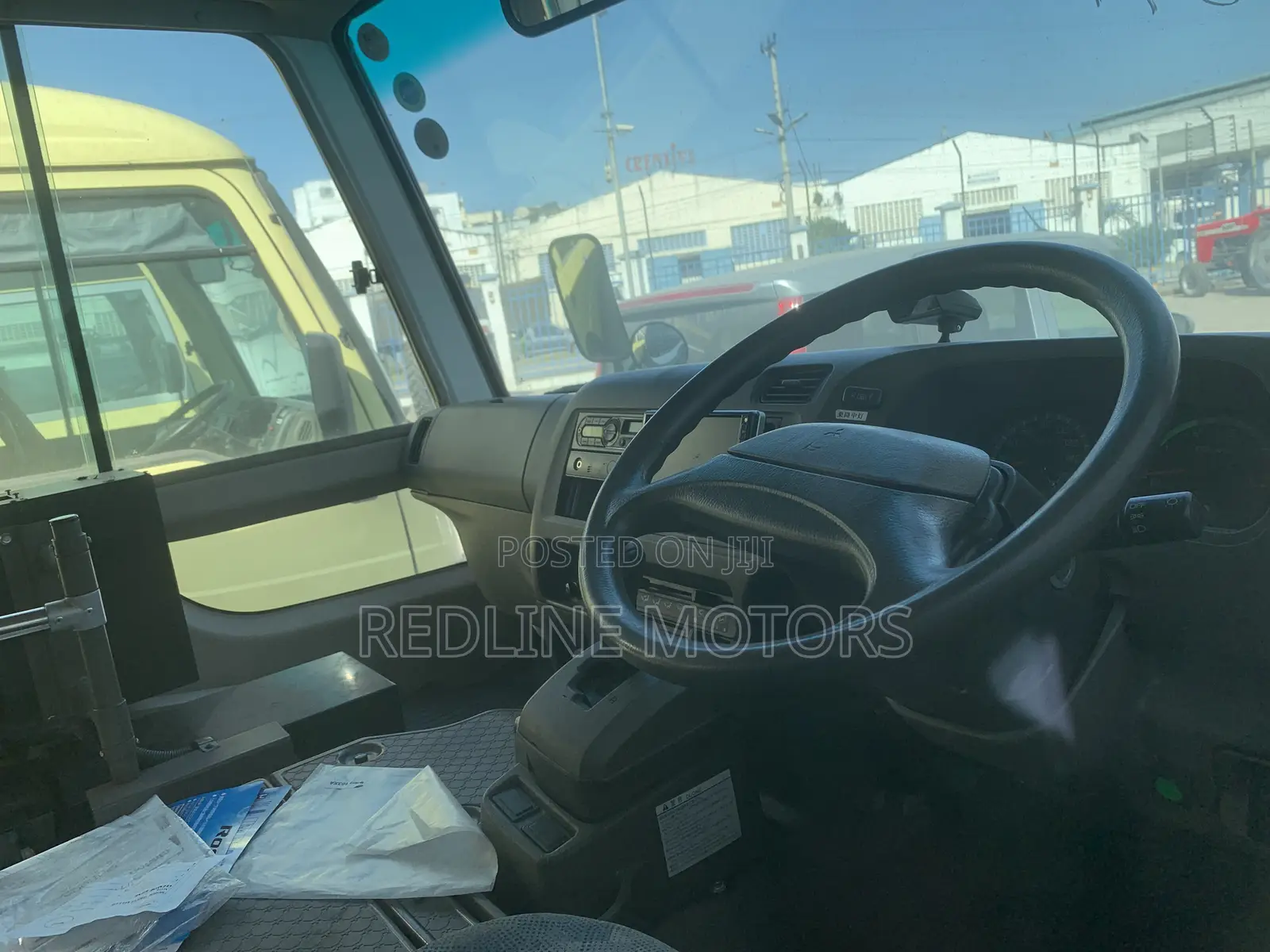 Mitsubishi Fuso Rosa 2018 White