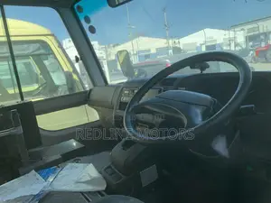 Mitsubishi Fuso Rosa 2018 White