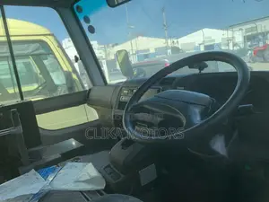 Mitsubishi Fuso Rosa 2018 White