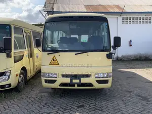 Nissan Civilian 2018 Yellow